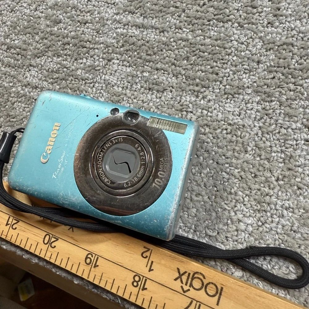 Canon Powershot Digital Blue Camera PARTS ONLY!!!